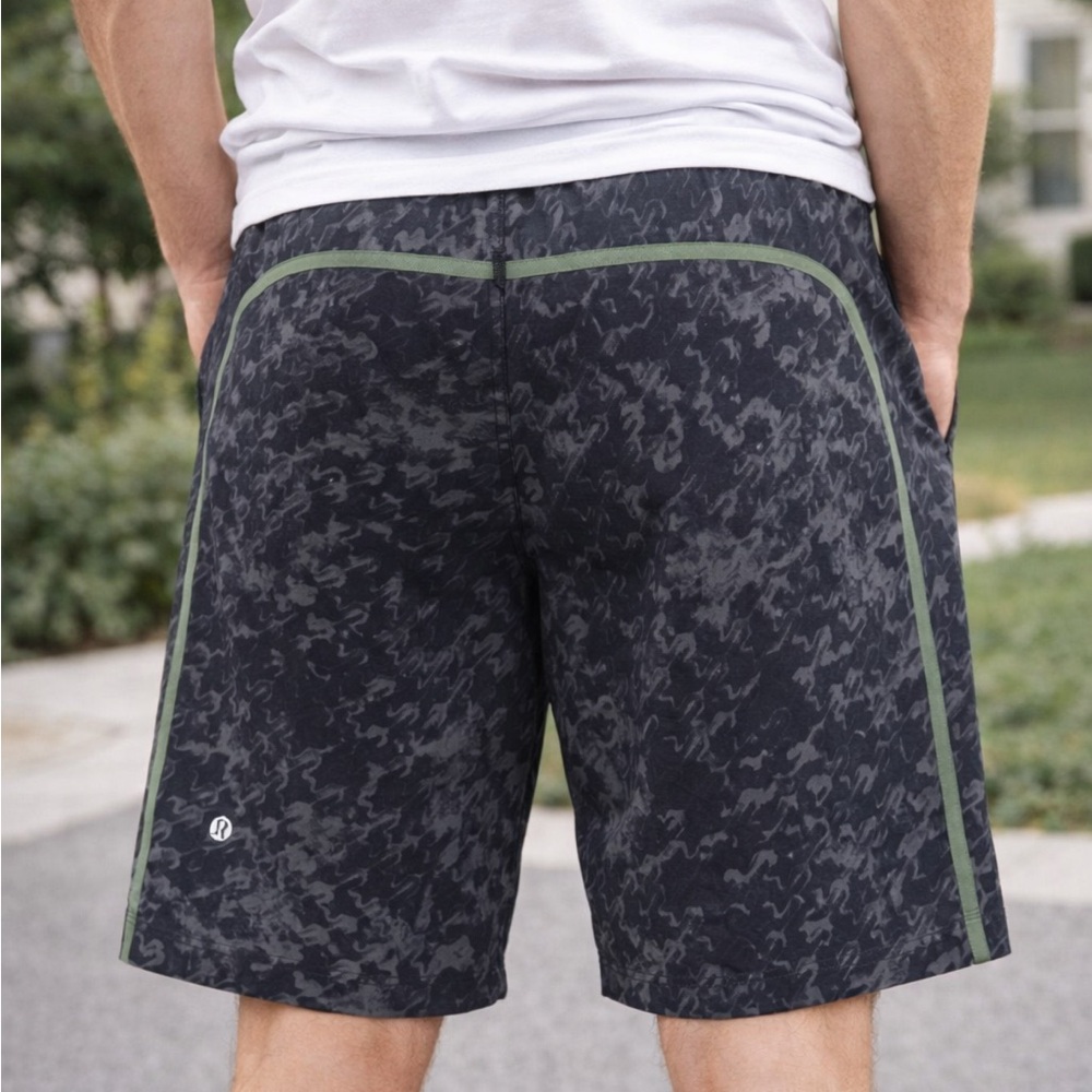 MENS Lululemon 9” inseam lined Pace Breaker Shorts Black Gray Green Medium
